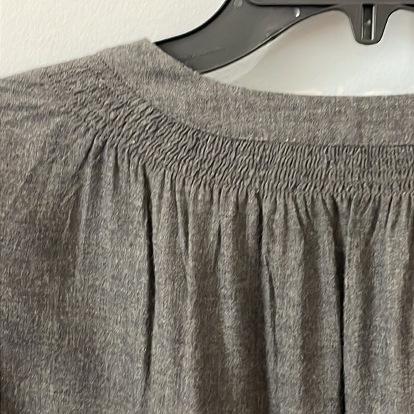 LOFT Women’s Charcoal Gray Smocked V-Neck Flannel Feel Blouse Size XS - Picture 9 of 11